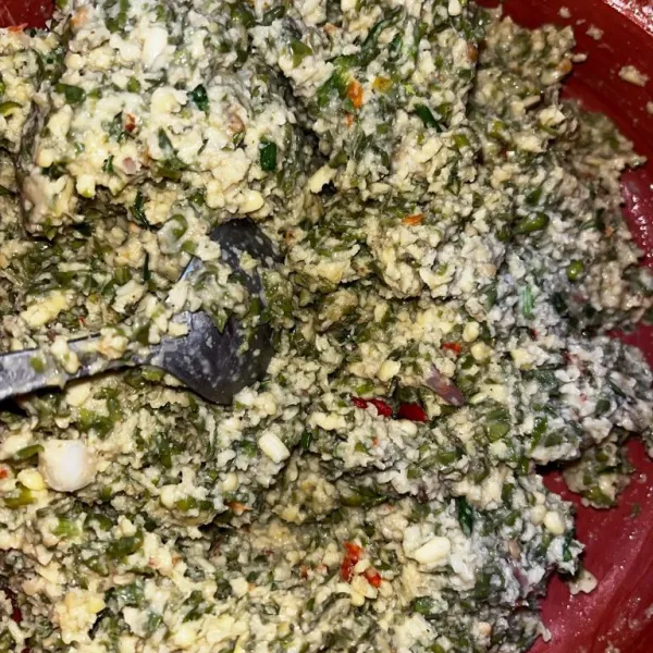 Aduk dan pastikan semua bumbu tercampur rata. Kemudian cetak sesuai selera.