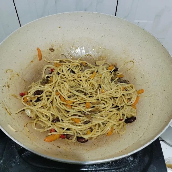 Spaghetti Rendang Resep Spaghetti Sambal Rendang Sederhana Rumahan di Yummy App