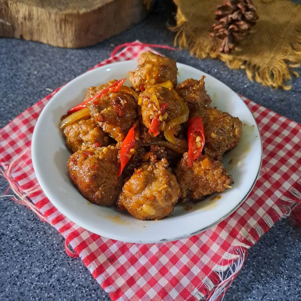 Bola-Bola Daging Pedas Manis