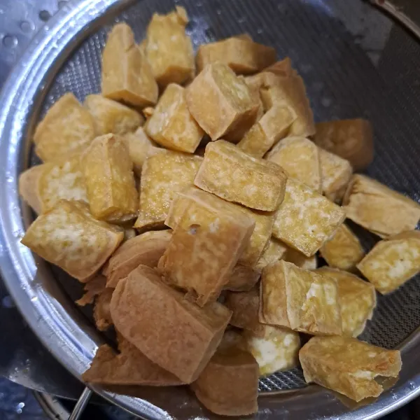 Goreng tahu.