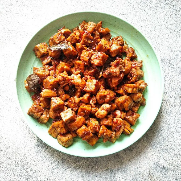 Orek Tempe Dada Ayam