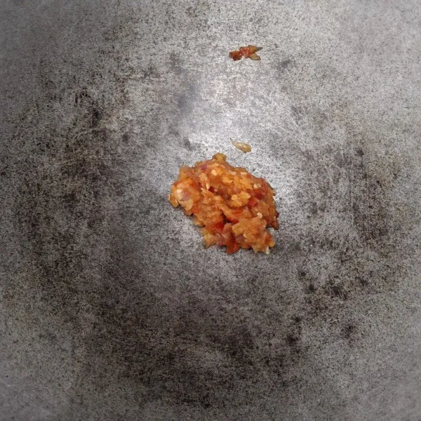 Tumis bumbu hingga harum.