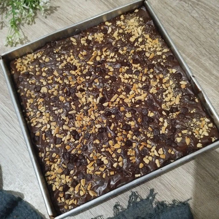 Fudgy Brownies kacang choco chips