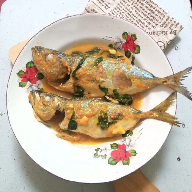 Ikan Kembung Bumbu Kuning