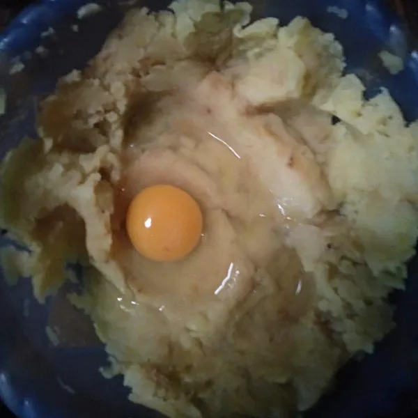 Tambahkan 1butir telor campur sampe rata