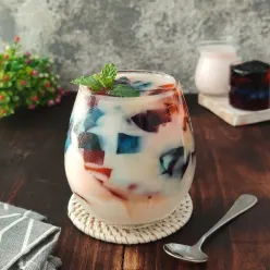 Es Jelly Susu Yogurt Strawberry
