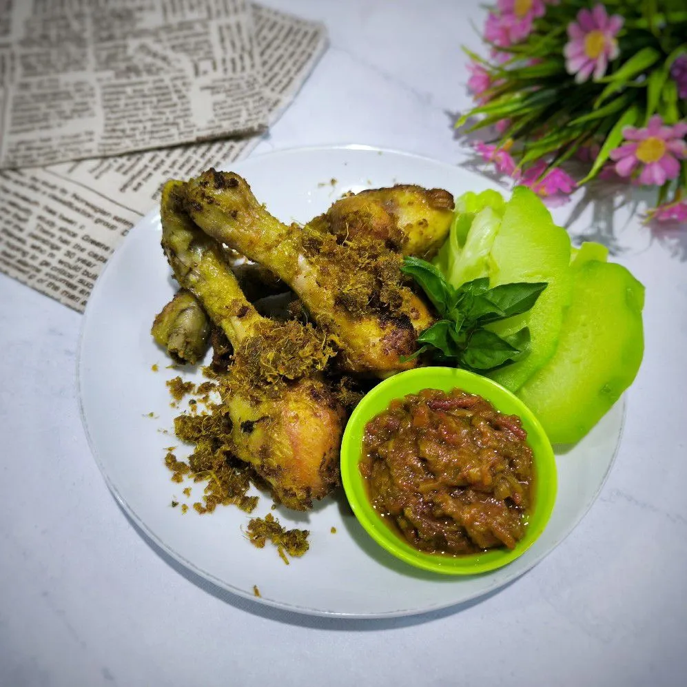 Ayam Goreng Sambal Lalapan Terasi