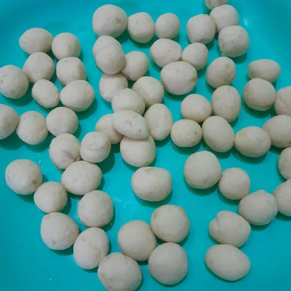 Bulat-bulatkan adonan