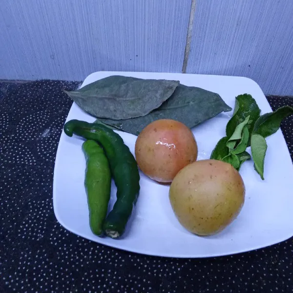 potong potong sebagai bahan pelengkap