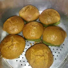 Lalu kukus bolu selama 20 menit, angkat lalu sajikan.