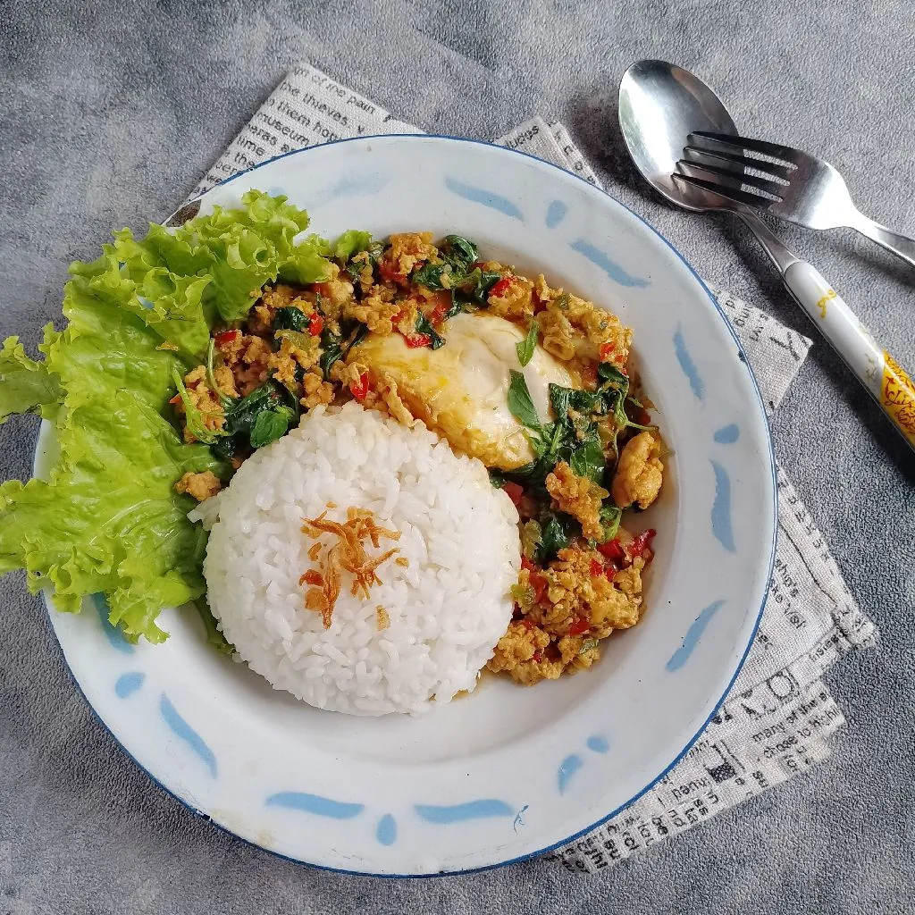 Chicken Thai Basil versi Lokal