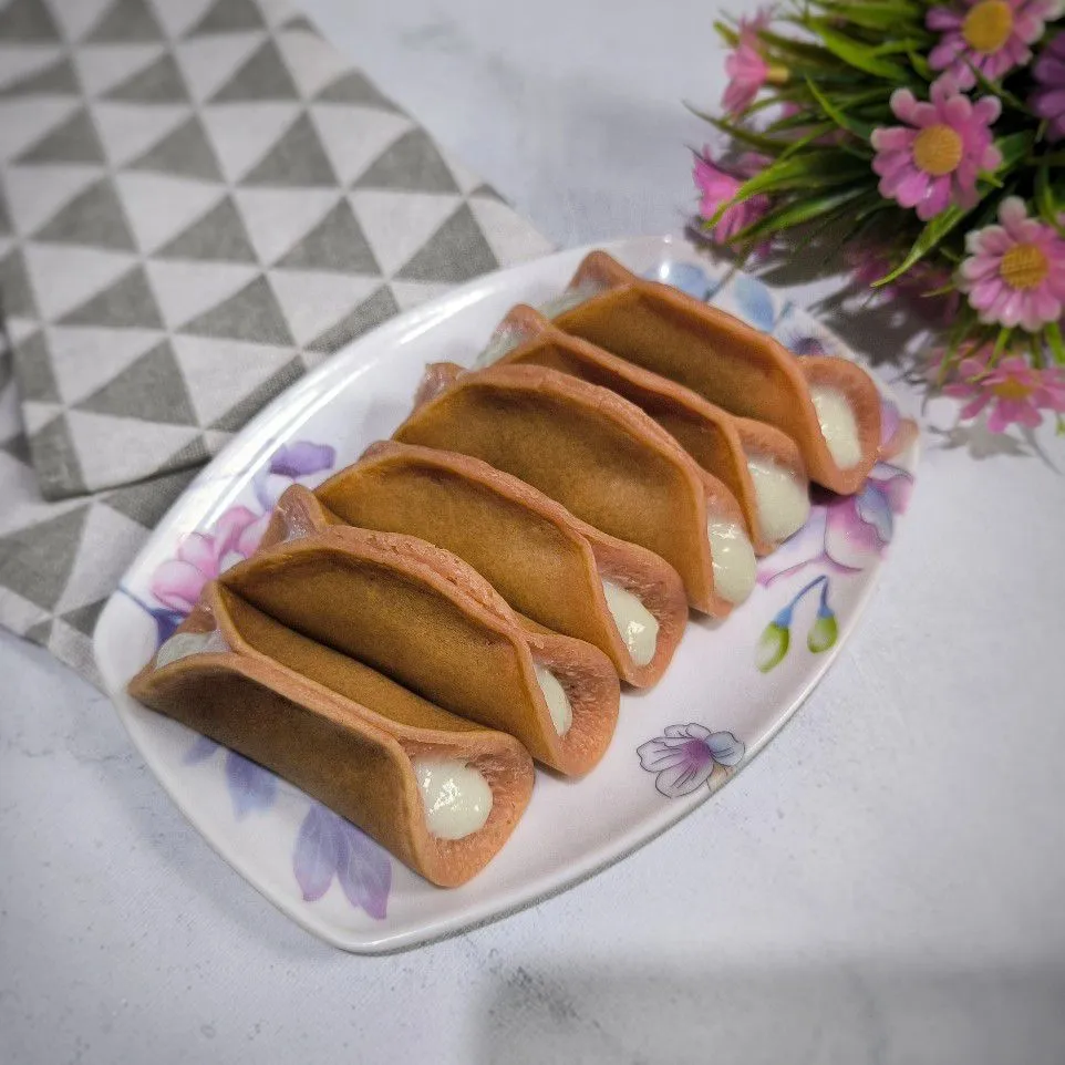 Kue Manja Strawberry Vla Vanila