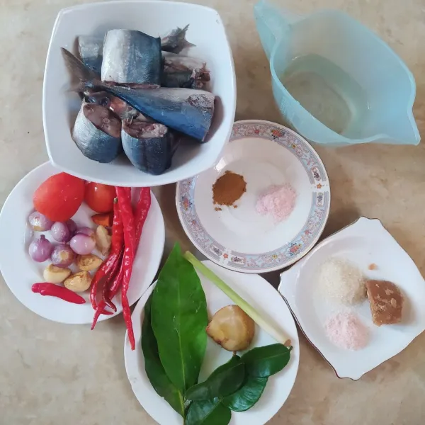 Siapkan bahan.