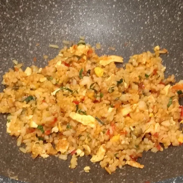 Masak sampai matang dan koreksi rasa.