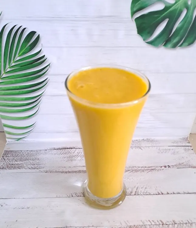Mangga and Banana Smoothies