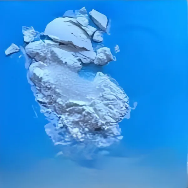 Tuang 200 ml susu cair ke dalam campuran, aduk hingga rata. Panaskan campuran di atas api kecil, aduk terus hingga mengental