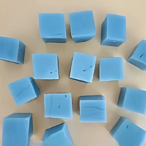 Potong adonan menjadi kotak-kotak kecil sekitar 2x2 cm