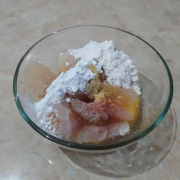Campur semua bahan inti, aduk rata. Diamkan selama 30 menit. Simpan di kulkas.