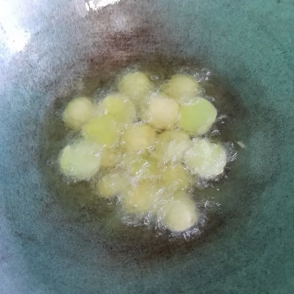 Goreng jengkol sampai kulit ari terkelupas