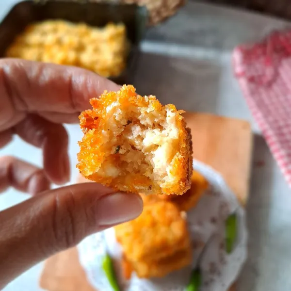 Panaskan minyak lalu goreng sampai matang.