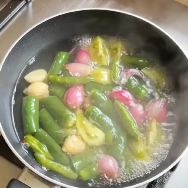 Rebus bahan bahan sambal hijau