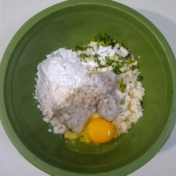 Tambahkan bahan lainnya.