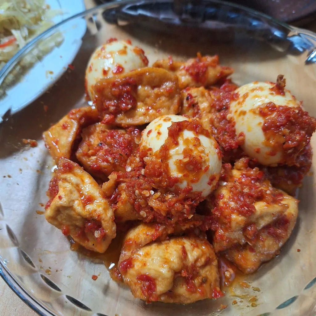 bahan-bahan masakan telur tahu sambal balado