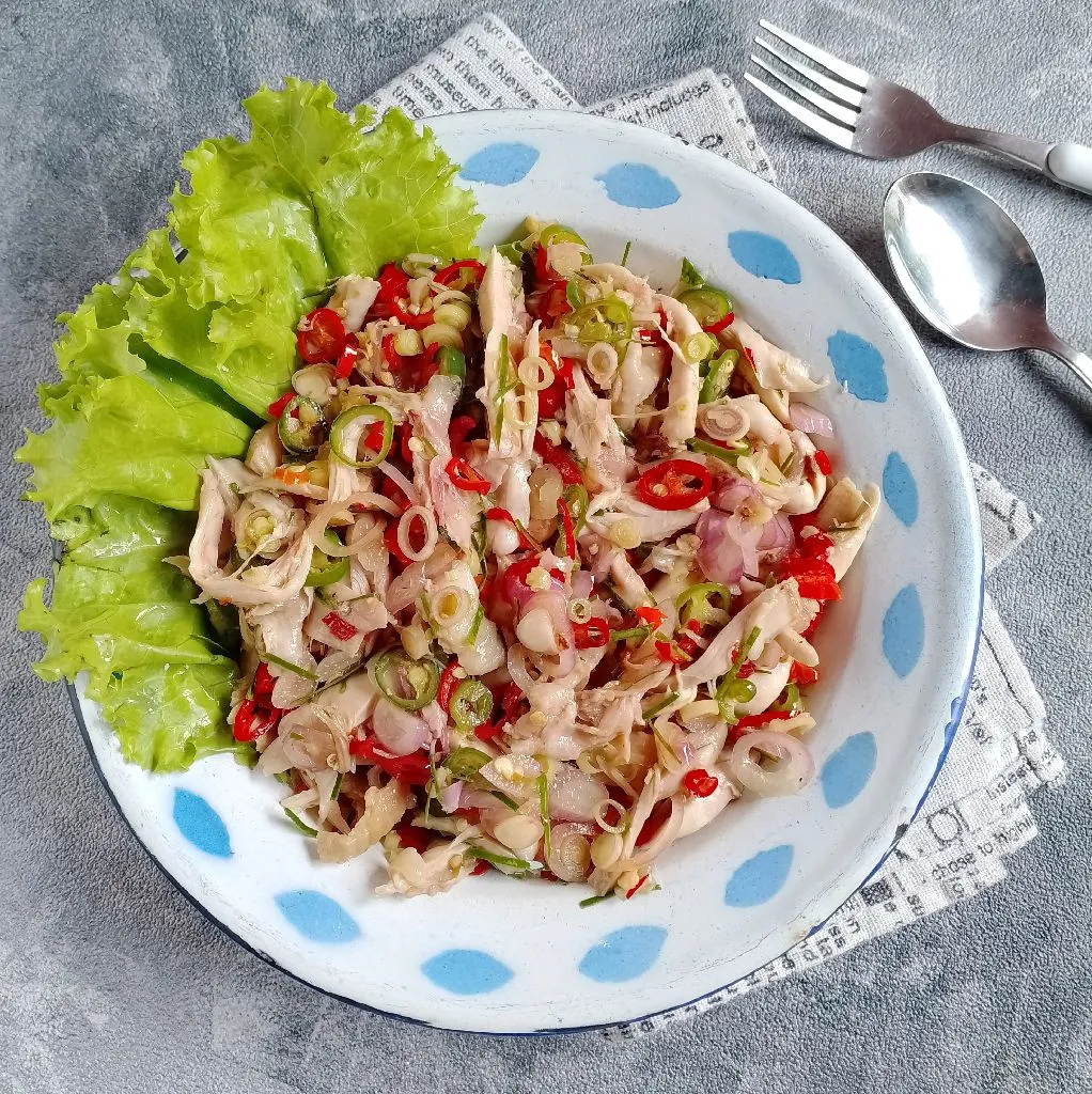 Ayam Kukus Suwir Sambal Matah