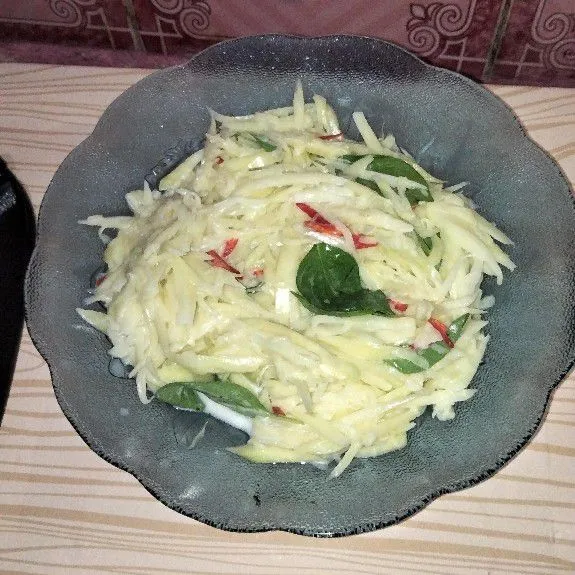 Mangga Kuah Santan Kemangi.