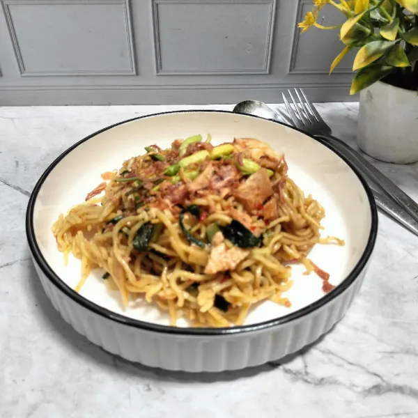 Kemudian masak hingga matang dan siap di sajikan dengan taburan bawang goreng secukupnya