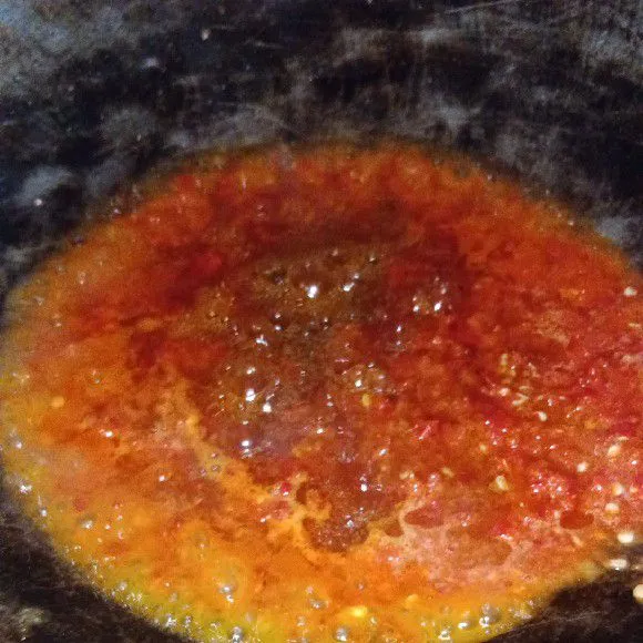 Terakhir goreng cabe sampai wangi.