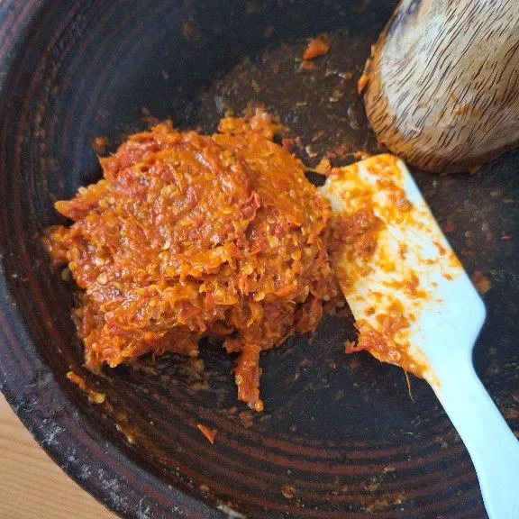 Setelah rasa sudah sesuai selera, sambel siap untuk ditumis.