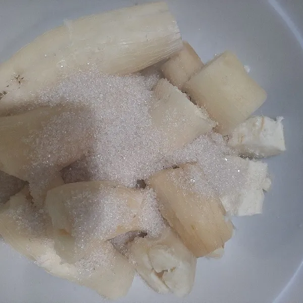 Lalu tambahkan gula pasir