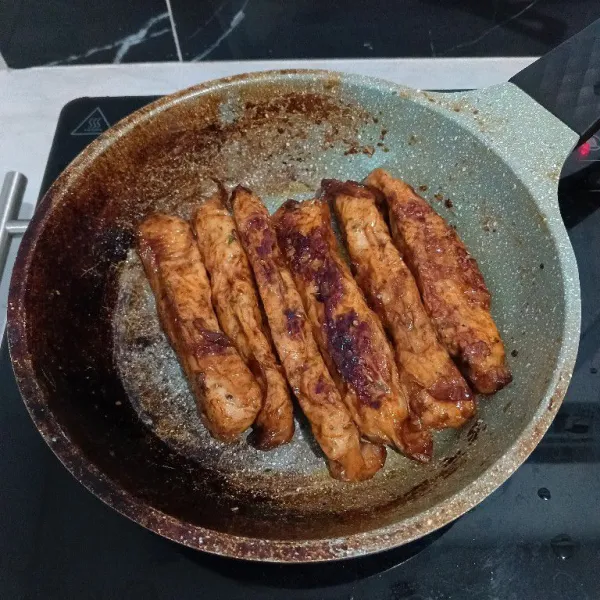 Masak hingga matang, siap disajikan.