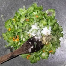 Beri bumbu penyedap, tunggu hingga matang. Koreksi rasa lalu sajikan.