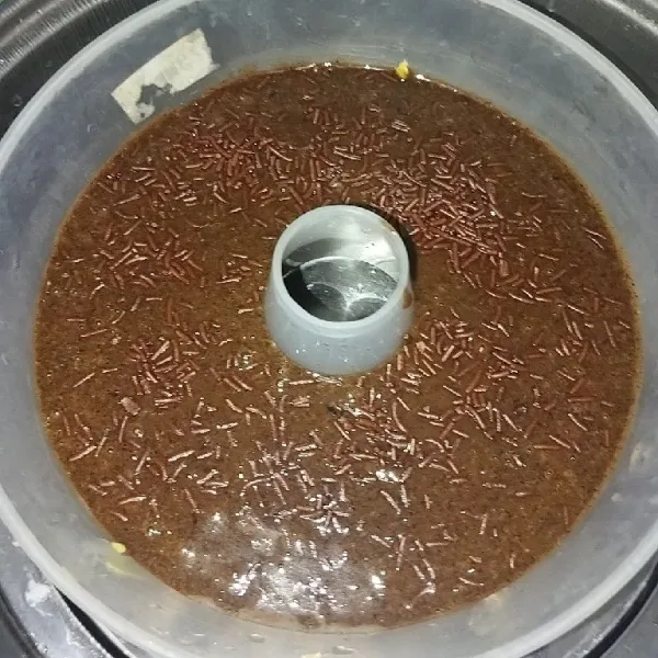 Cetak adonan lalu kukus selama 30 menit.