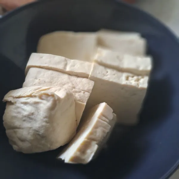 Rendam tahu dengan bumbu marisani (semalam ) atau min 15 menit tiriskan.