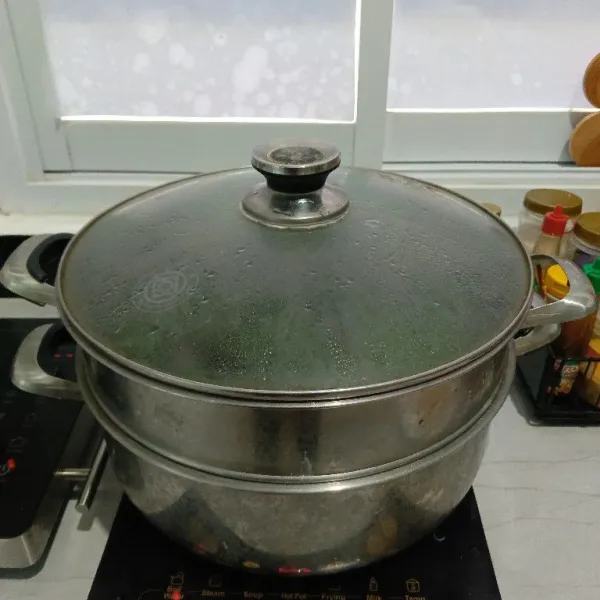 Kukus selama 25 menit atau sampai matang.