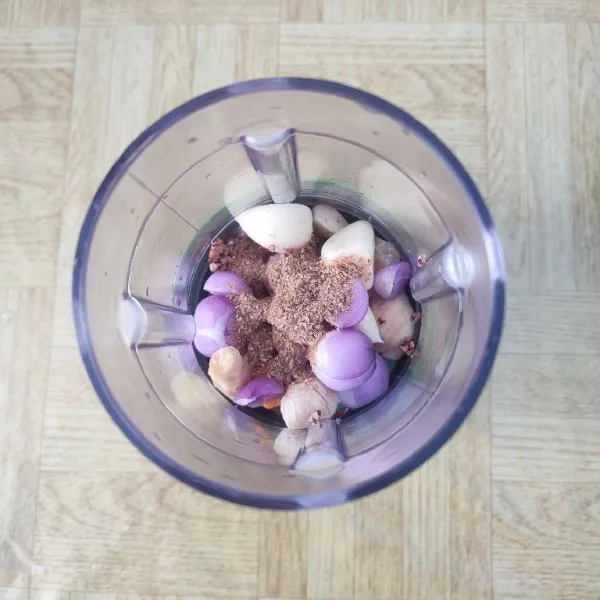 Blender bumbu yang dihaluskan.