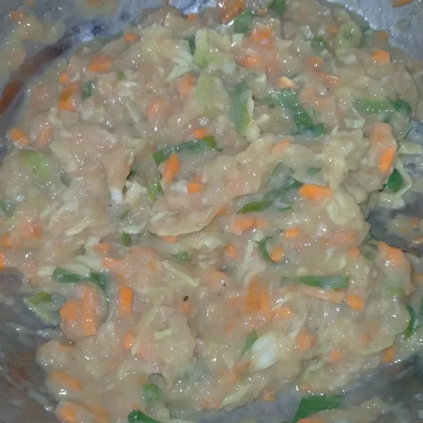 Campurkan semua bahan dan seasoning.