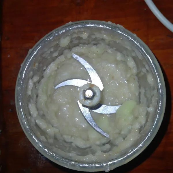 Haluskan bumbu