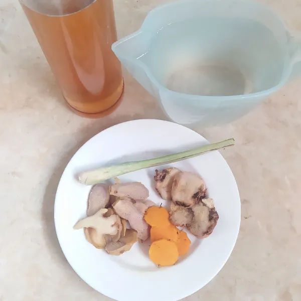 Siapkan bahan.