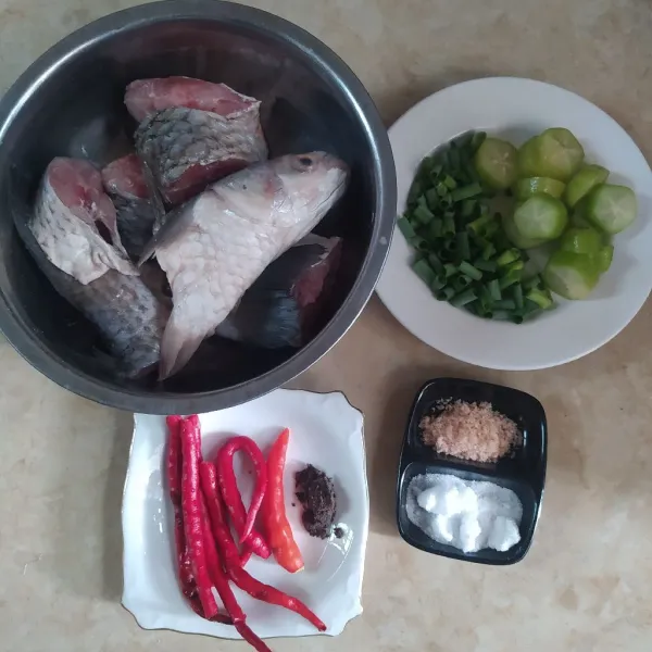 Siapkan bahan.