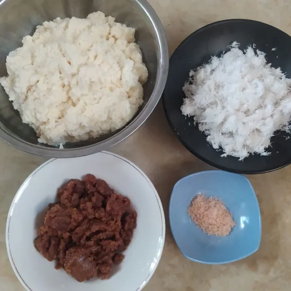 Siapkan bahan.