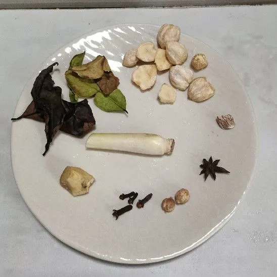 Siapkan bahan kering