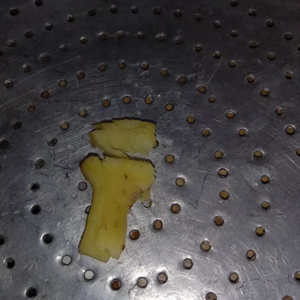 Kemudian, bakar dan geprek jahe.