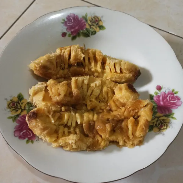 Haluskan Pisang raja yang sudah matang