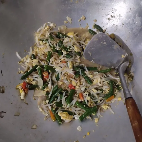 Aduk hingga tercampur rata. Tes rasa.