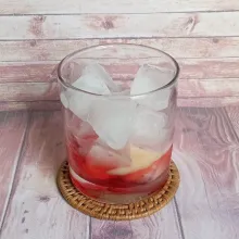 Beri es batu secukupnya.