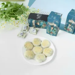 Black Sesame Crispy Rice Cakes